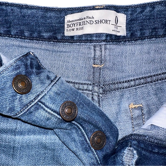 Abercrombie & Fitch Low Rise Distressed Button Fly Boyfriend Shorts Size 0 - Picture 5 of 6